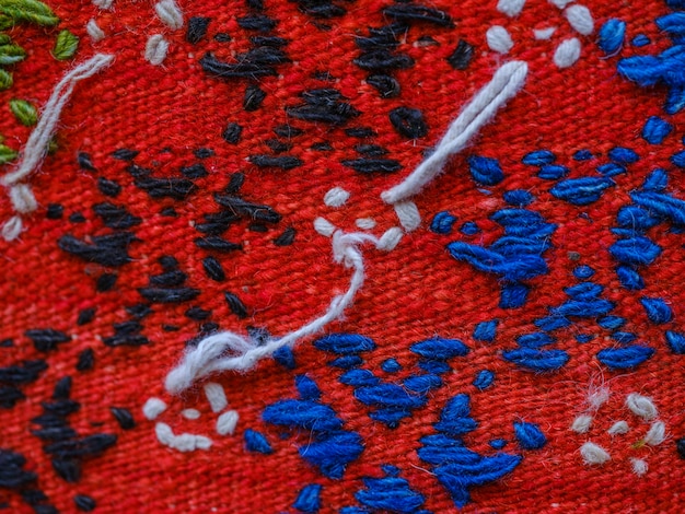 zbliżenie wzoru haftu